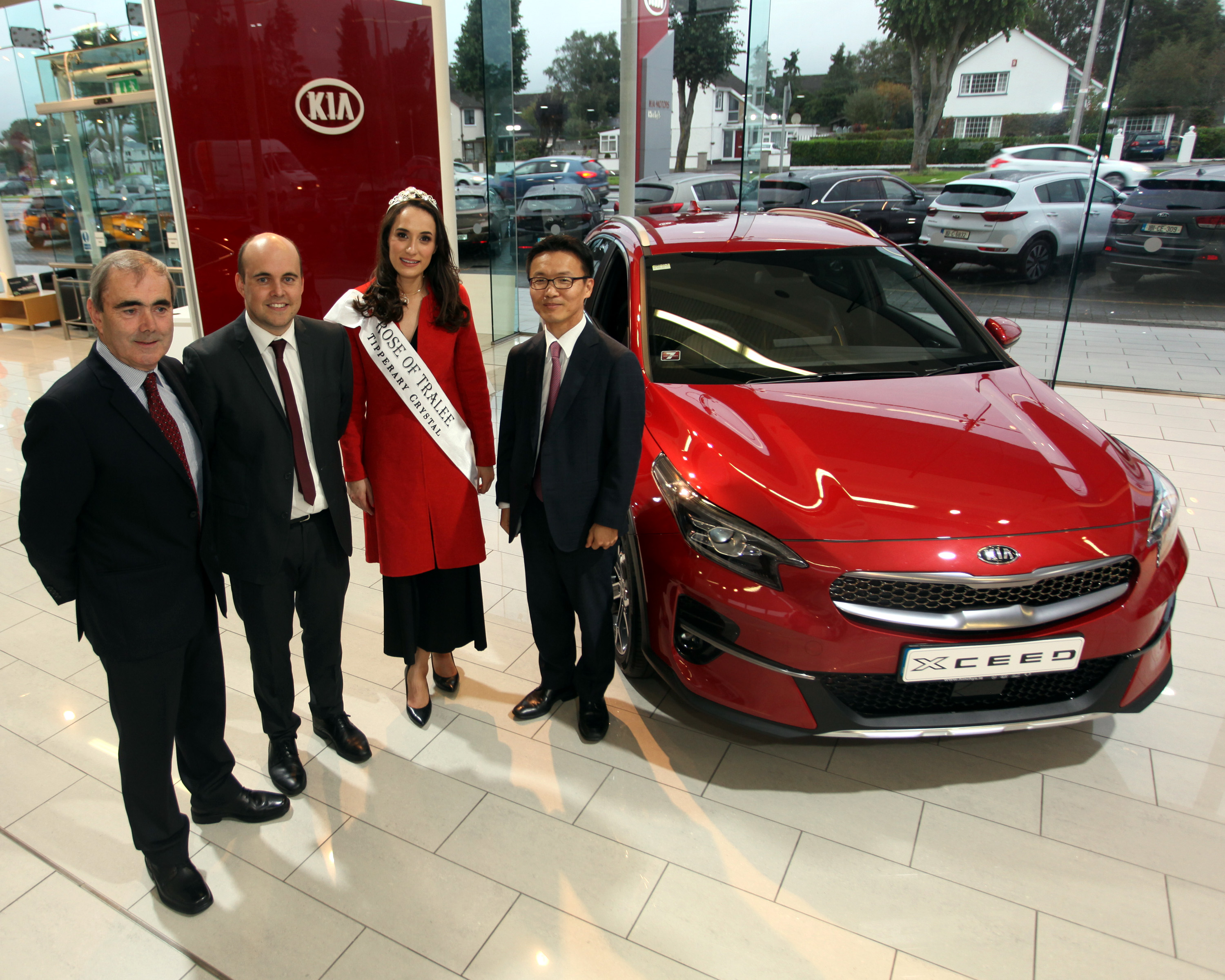 Hinchys Present Rose of Tralee Sinead Flanagan with her Kia XCeed