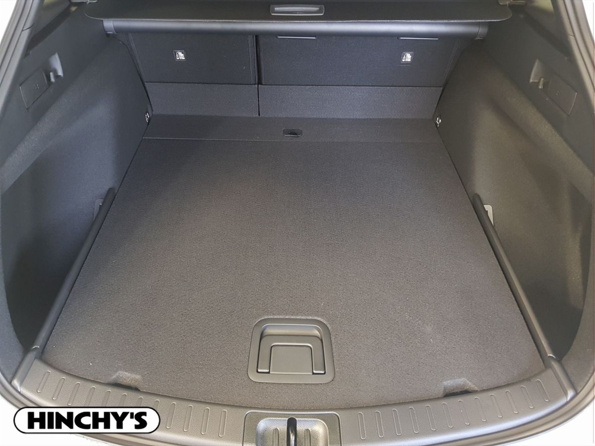 Suzuki Suzuki Swace252 Motion 1.8 HEV in Platinum Pearl White