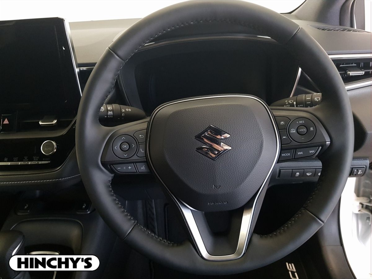 Suzuki Suzuki Swace252 Motion 1.8 HEV in Platinum Pearl White