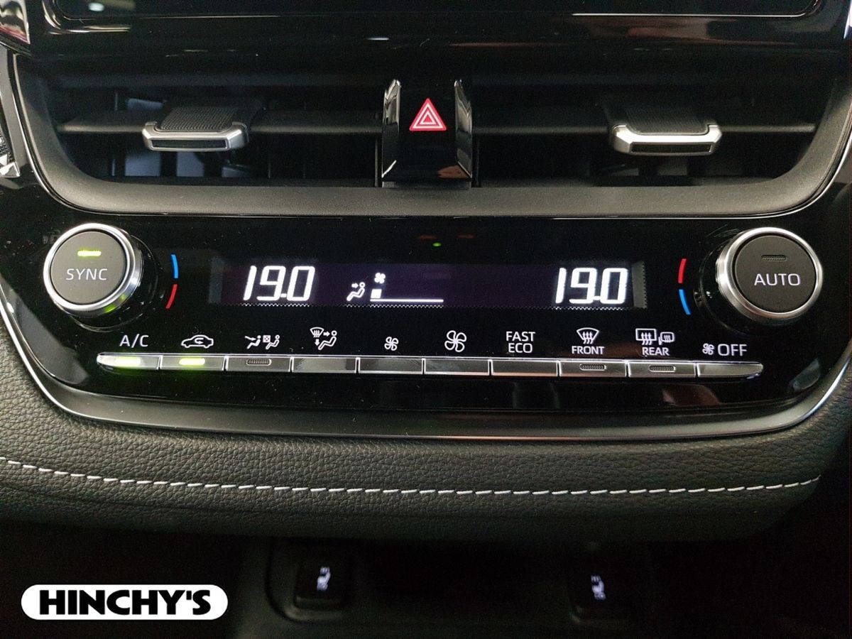 Suzuki Suzuki Swace252 Motion 1.8 HEV in Platinum Pearl White