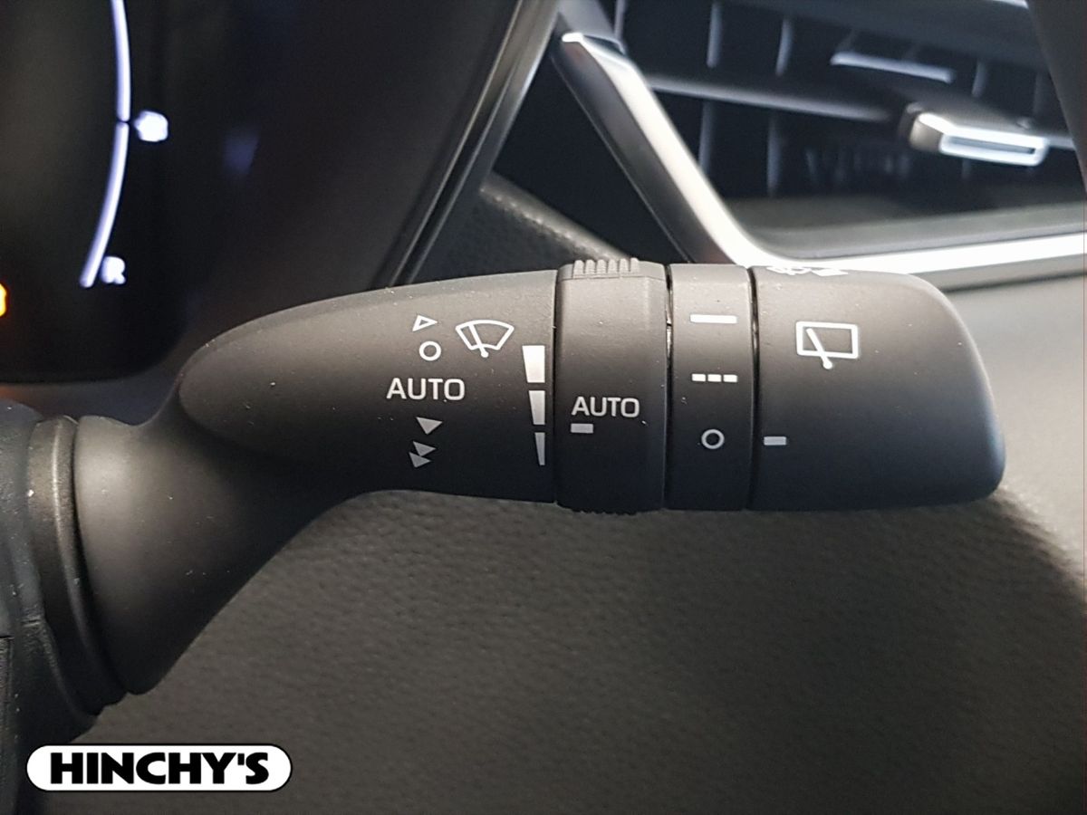 Suzuki Suzuki Swace252 Motion 1.8 HEV in Platinum Pearl White